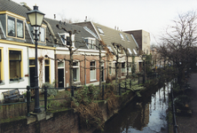 501199 Gezicht op de voorgevels van de huizen Zwartewater 1 (links)- hoger te Utrecht.